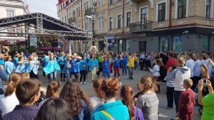 Як тернопільська молодь «вставала з дивану» (фото, відео)