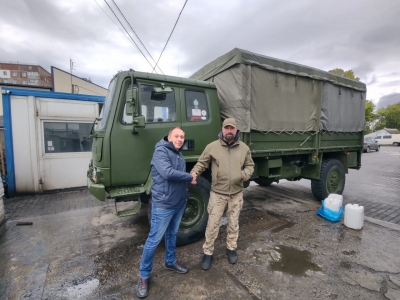 Волонтери передали вантажівку DAF та комп’ютерну техніку для воїнів-розвідників