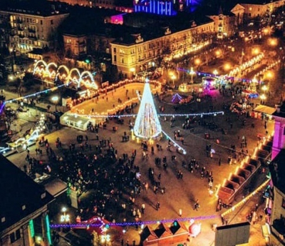 Відомо, коли на Театральному майдані Тернополя запрацює Різдвяно-новорічний ярмарок