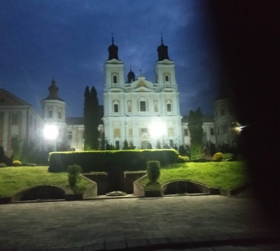 У місті на Тернопільщині одну з найвизначніших пам’яток тепер підсвічуватимуть вночі