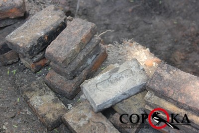 Археологи з’ясували, чим є цегляне мощення, знайдене поблизу Тернопільського замку (фото)