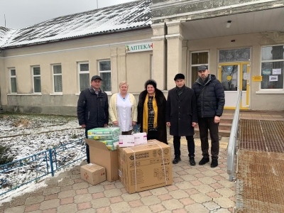 Волонтери «Української команди» передали генератор Золотниківській райлікарні