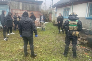 На Тернопільщині оперативники УБН затримали двох продавців марихуани