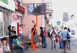 У Тернополі на зупинці «Євроринок» вже є модерний мультимедійний монітор
