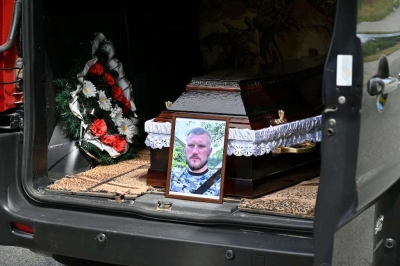 «Мамо, молися за мене і тих, хто біля мене»: Лановецька громада зустріла загиблого Героя Андрія Іванця