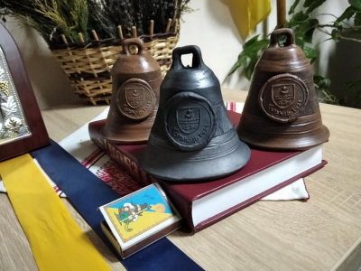 Селищний голова з Тернопільщини зібрав колекцію дзвоників з різних країн світу (фото)