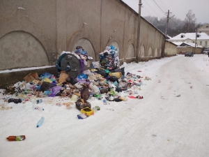 Райцентр на Тернопільщині потопає у смітті (фотофакт)