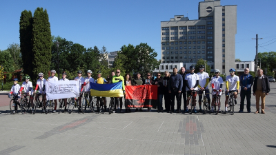 15 міст за 9 днів: у Тернополі зустріли ветеранський велопробіг (фоторепортаж)
