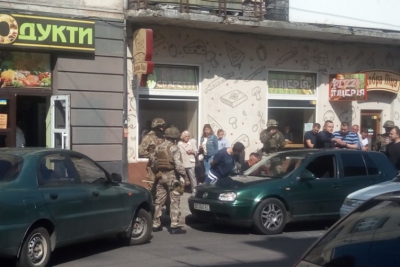 Спецоперація у центрі Тернополя: оперативники затримали групу іноземців