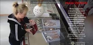 Розмовляла російською: у Тернополі жінка обікрала ювелірний магазин на майже 47 000 гривень