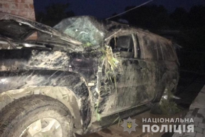 Автомобіль злетів у кювет та врізався у дерево: у результаті ДТП на Тернопільщині загинув чоловік
