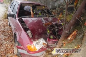 На Тернопільщині чергова ДТП: водій загинув на місці