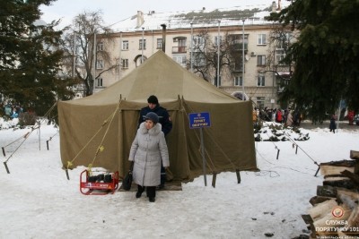 В черзі до ікони: тернополяни можуть зігрітись в пункті обігріву