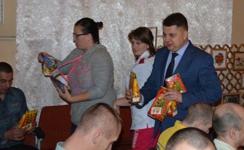 Голова обласної ради з подарунками відвідав дітей із особливими потребами