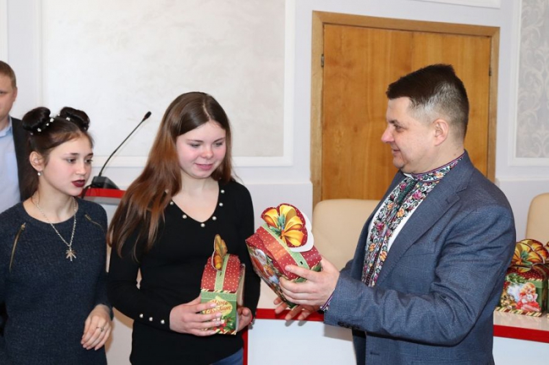 Учнівськa делегaція з Донецької облaсті у світлі Різдвяні свята знaйомилaся із Тернопіллям