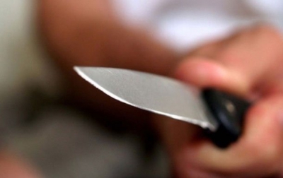 У Тернополі чоловік встромив собі ножа у груди