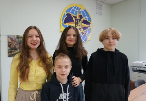 У Тернополі четверо дітей із багатодітної сім&#039;ї в один день оформили закордонні паспорти