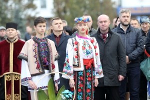 У Тернополі свято Покрови відзначили урочистою ходою на честь Героїв та борців за волю України