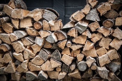 Втратила майже 18 000 гривень: мешканка Тернопільщини потрапила в аферу, купуючи дрова