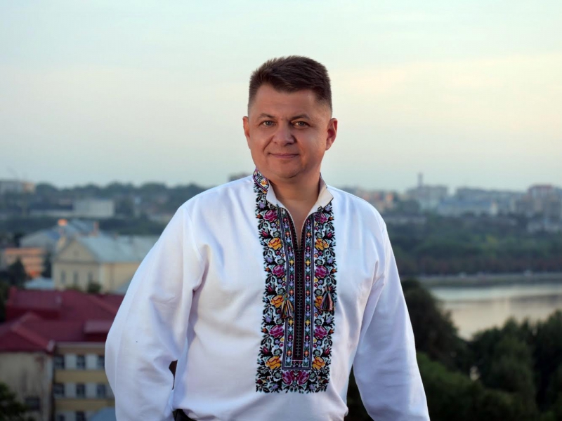 Віктор Овчарук привітав військових з Днем захисника України
