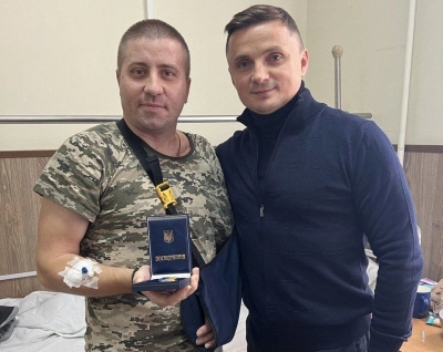 Тернополянин Андрій Стукало, якого поранили ворожі кулі на Донеччині, проходить реабілітацію у столиці