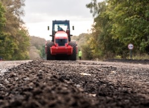 На 7 дорогах Тернопільщини подовжуються ремонти