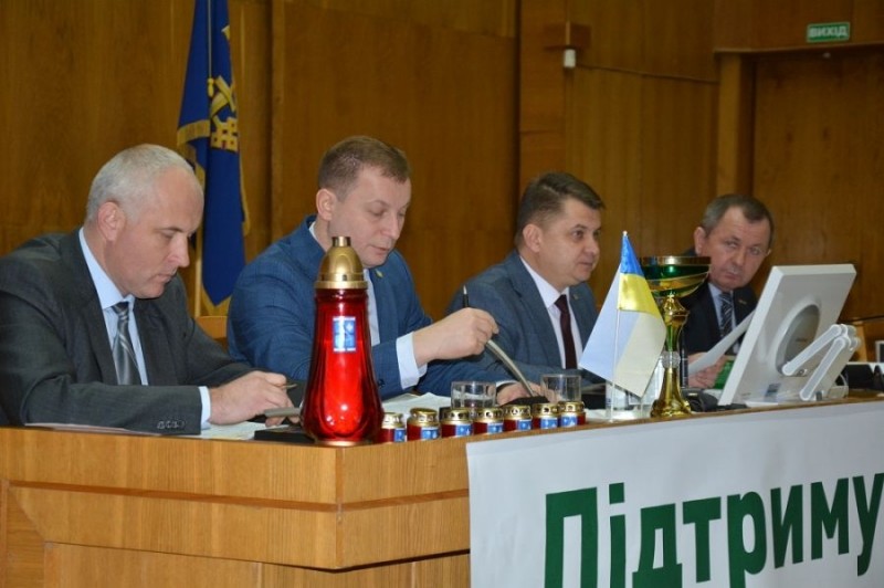 Звіт голови Тернопільської обласної ради Віктора Овчарука сесія взяла до відома