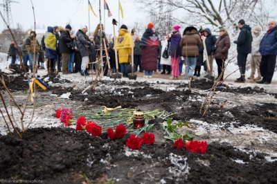 У Києві закладено алею пам’яті «азовців», страчених росіянами в Оленівці