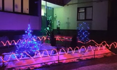 Тернополяни самотужки створили зимову казку у дворі будинку (відео)
