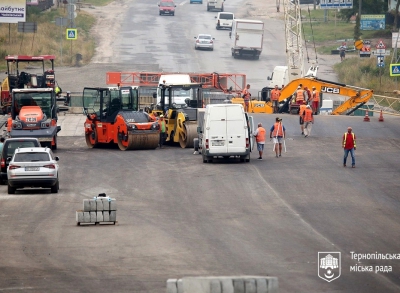Рух транспорту на Гаївському шляхопроводі у Тернополі відновлять до першого вересня
