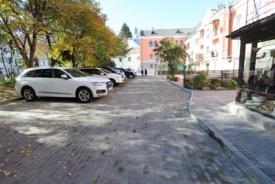 У центрі Тернополя завершився капремонт двору