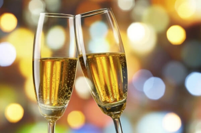 Міськрада на Тернопільщині придбала на Новий рік 151 пляшку шампанського