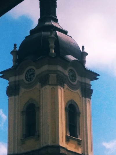 Головний годинник міста на Тернопільщині показує неправильний час (фотофакт)