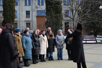 У Тернополі біля пам’ятника Шевченку лунали патріотичні пісні (фоторепортаж)