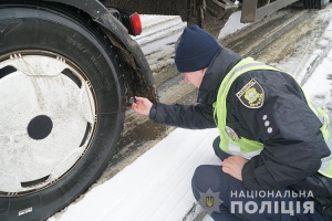 На Тернопільщині поліцейські перевіряють технічний стан транспортних засобів