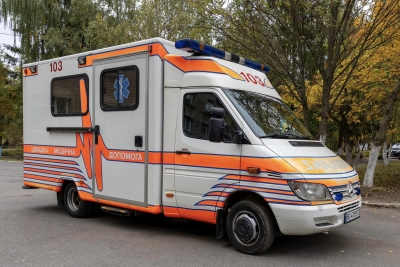 Тернопільська лікарня передала реанімаційний автомобіль для потреб ЗСУ