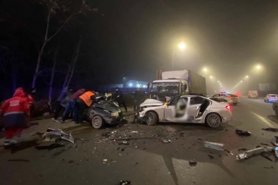 Потрійна ДТП у Тернополі: загинув водій іномарки, який виїхав на зустрічну смугу