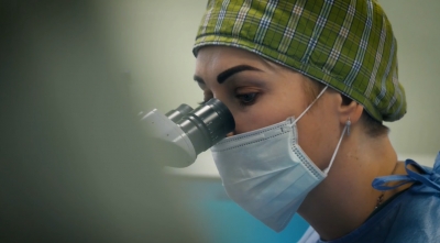 У Тернопільській обласній лікарні з допомогою лазерної хірургії швидко і безболісно повертають зір