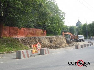 Частину підпірної стіни у Тернополі вже розібрали (фото)