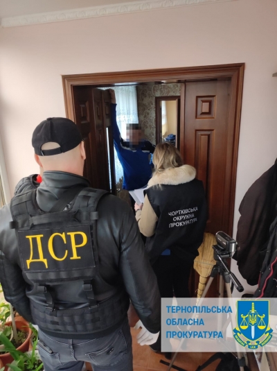 Незаконно переправляли військовозобов’язаних за кордон: підприємцю та шістьом водіям з Тернопільщини повідомили про підозру