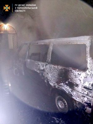 На Тернопільщині згорів мікроавтобус