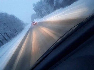 Дороги Тернопільщини продовжують «рятувати» від погоди та снігу (фото)