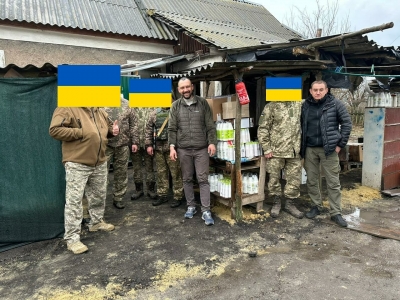 Волонтери «Української команди» у рамках проекту «Військова пошта» знову доставили десятки посилок на передову (фото)