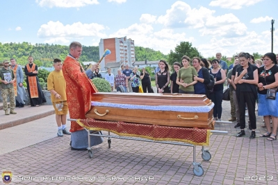 У Чорткові зустріли тіло загиблого 25-річного Героя Олександра Довбенька