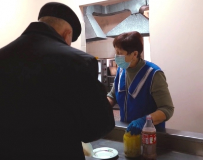 Під час пандемії коронавірусу Благодійна їдальня у Тернополі працює в режимі «їжа з собою»