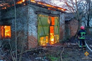 Нa території Тернопільського зaводу безaлкогольних нaпоїв ліквідувaли пожежу