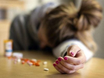 У Тернополі 18-річна дівчина випила 30 таблеток снодійного