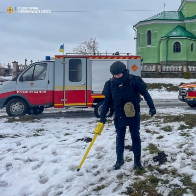 У Тернопільській області на сільському кладовищі виявили мінометну міну