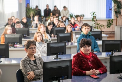 У ЗУНУ презентували навчальний посібник про українську наукову мову