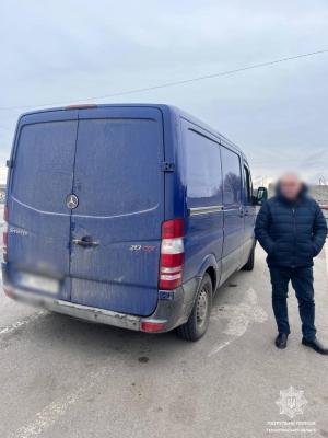 На Тернопільщині поліцейські спіймали водія, який перевозив дизельне пальне без відповідних документів
